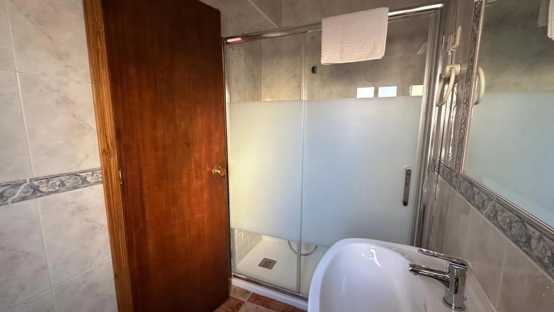 Hostal J&C Olula del Río 招待所