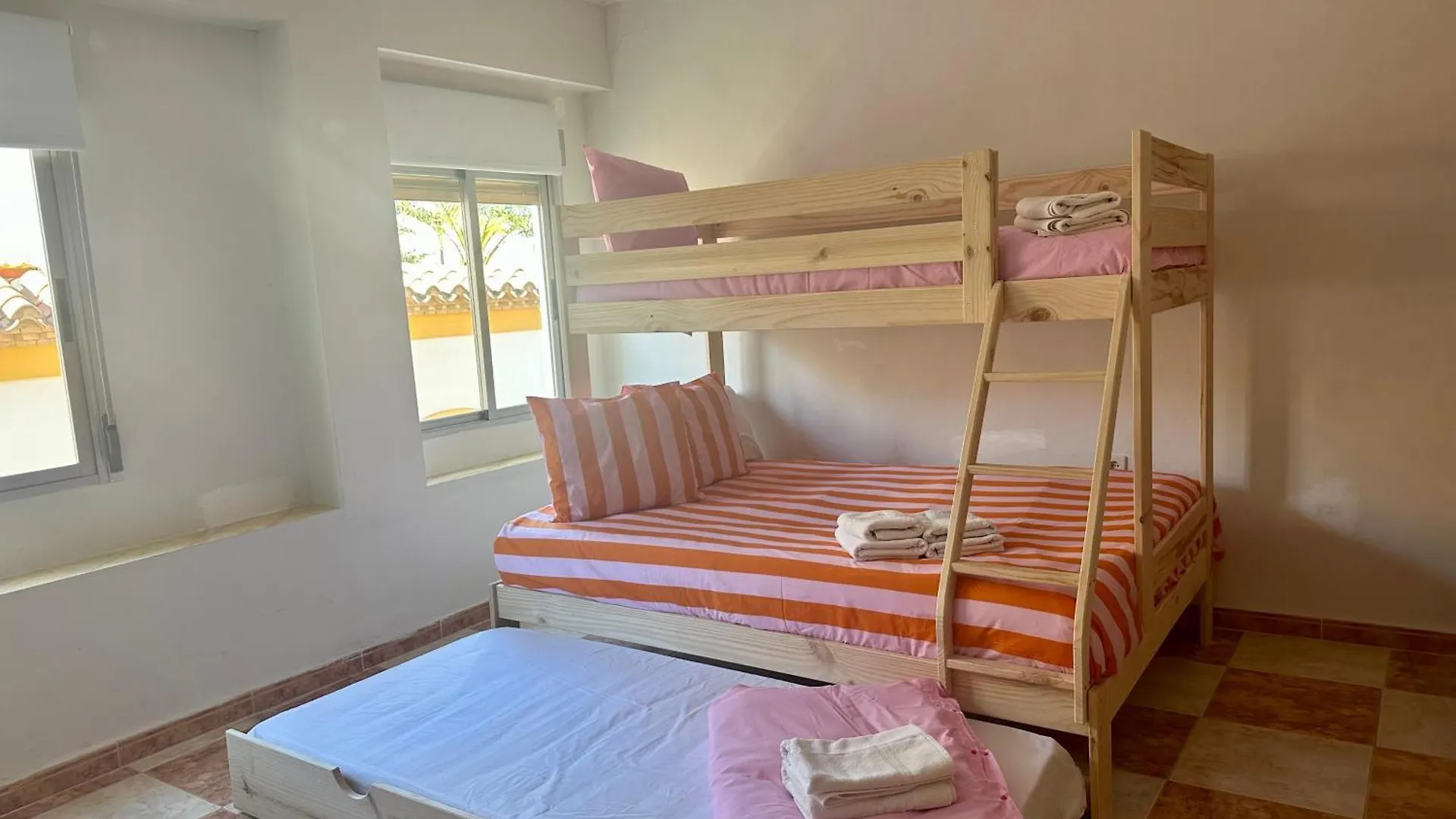 Hostal J&C Olula del Río 招待所