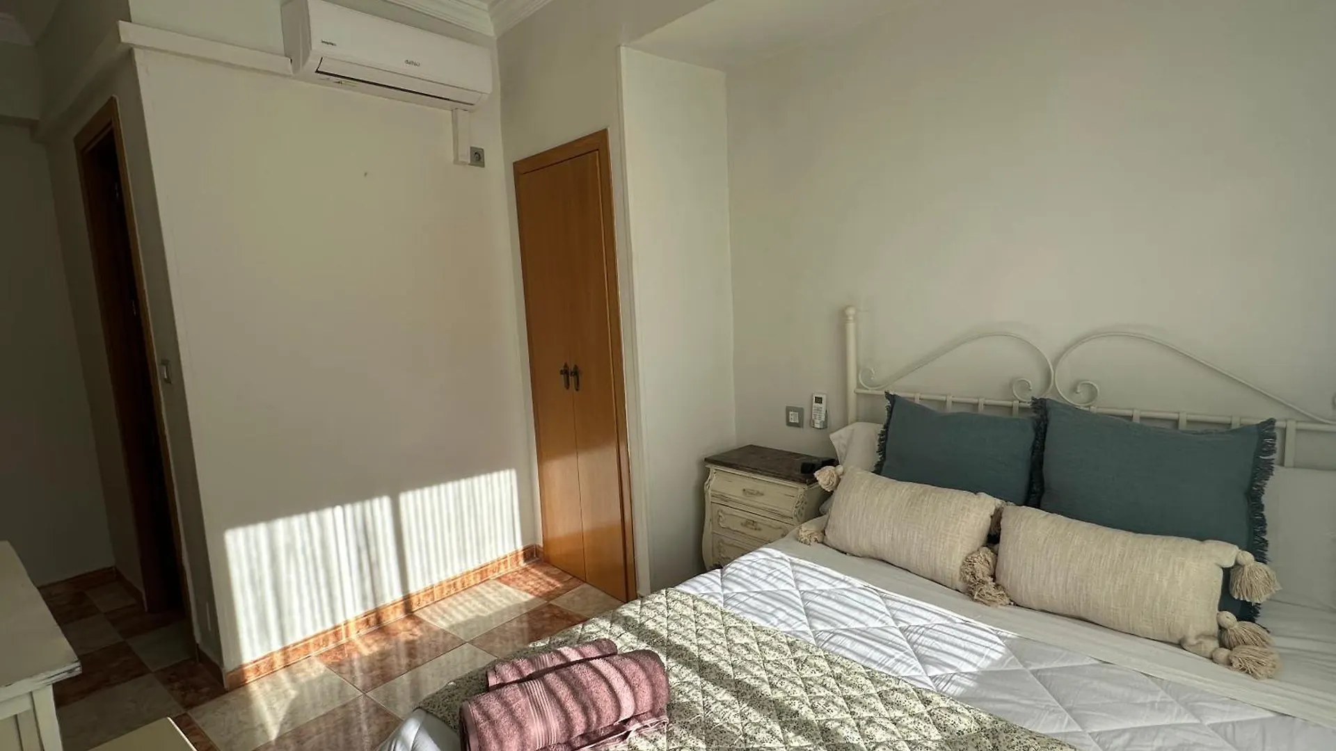 Hostal J&C Olula del Río 招待所